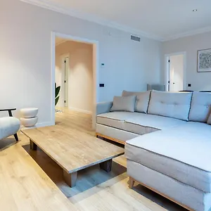 https://stay-u-nique-apartments-balmes-ii.topbarcelonahotels.com